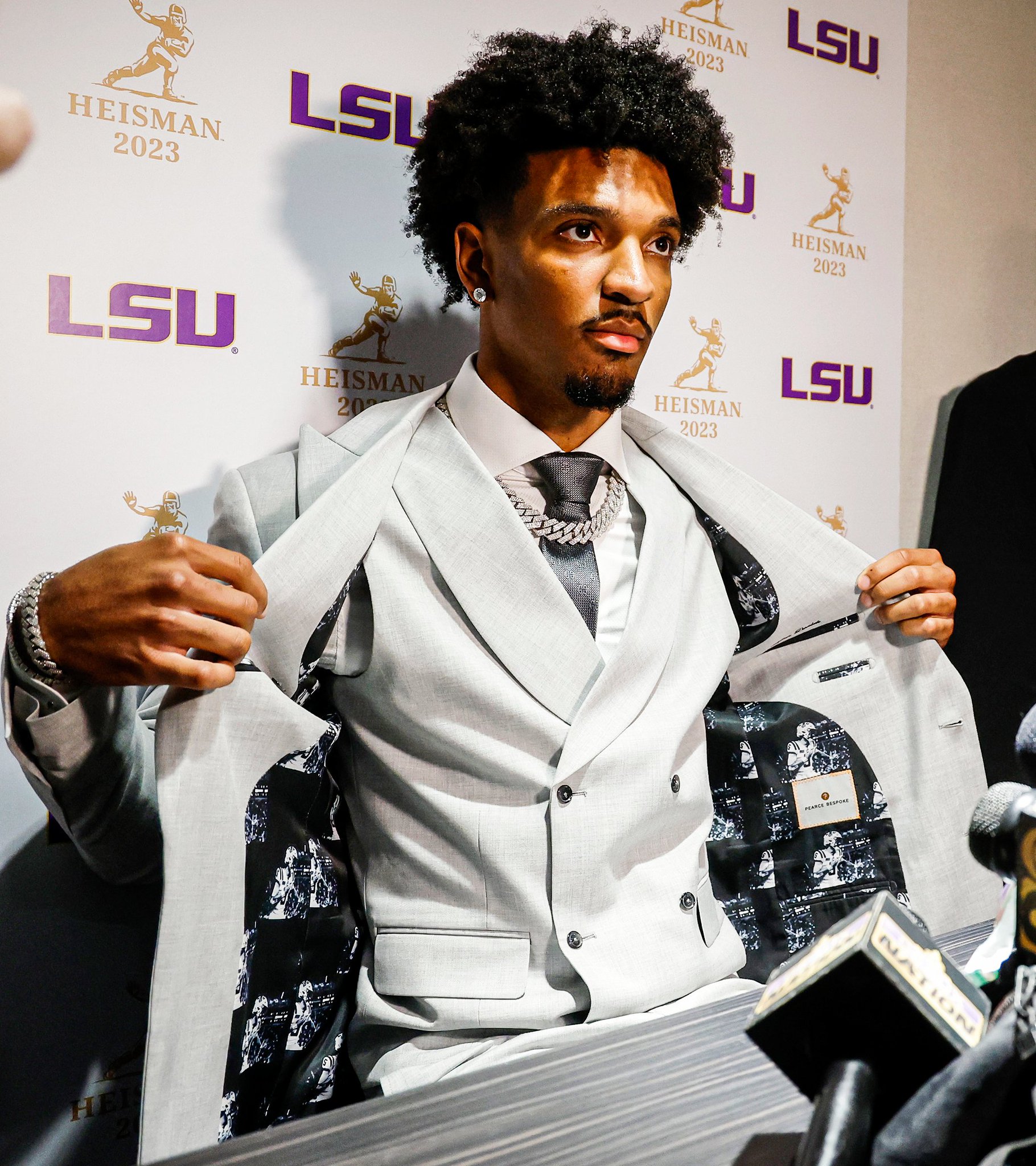 Jayden Daniels Rocks the Heisman Jacket Before Ceremony