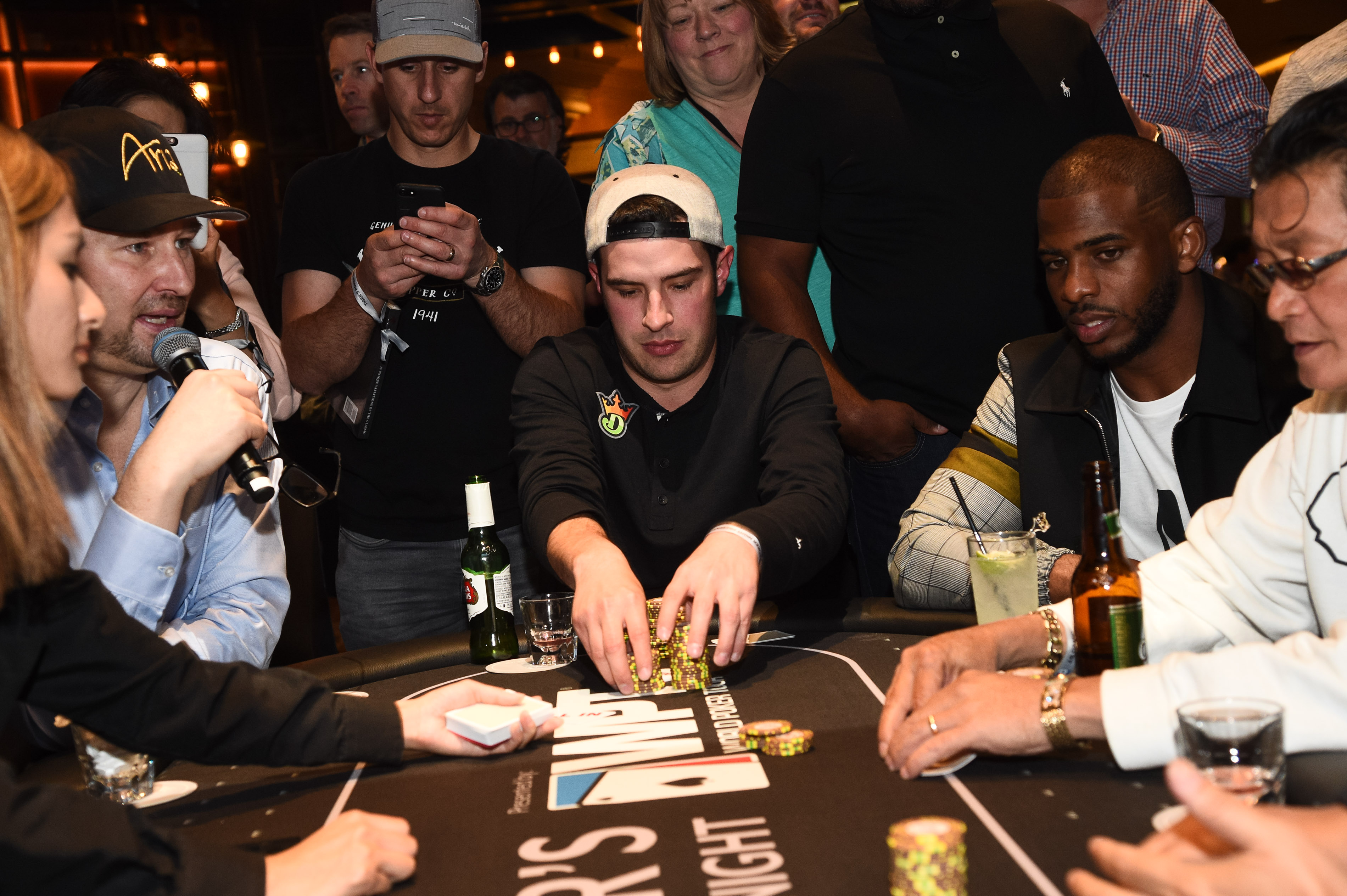 Play Poker in Vegas Like Tiger Woods: Top Spots & High Stakes Action